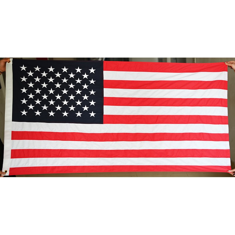 石峰旗帜面料怎么选：涤纶、尼龙与牛津布的区别